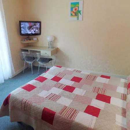 Revotel Hotel 2*