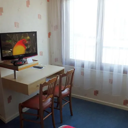 Revotel Hotel 2*