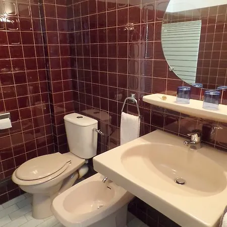 Revotel Hotel 2*