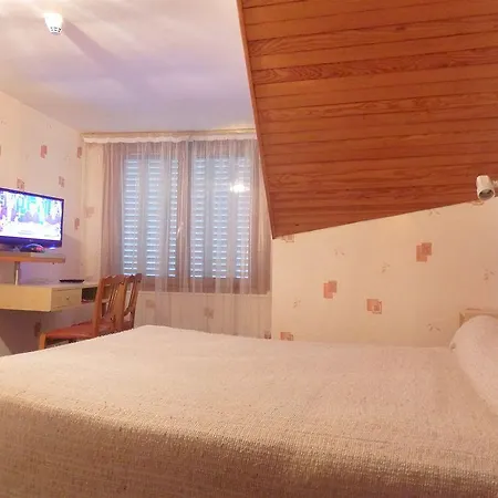 Hotel Revotel 2*