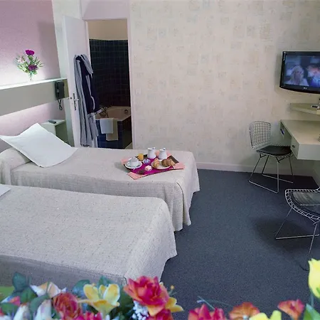Revotel Hotel 2*