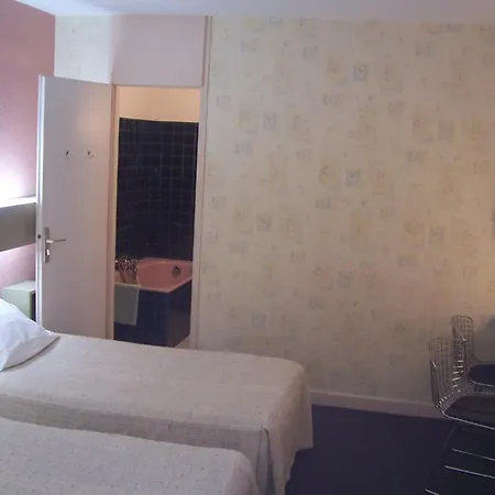 Hotel Revotel 2*