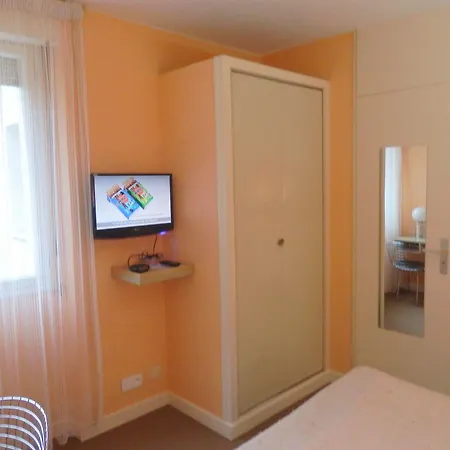 Hotel Revotel