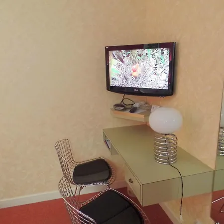 Revotel Hotel 2*